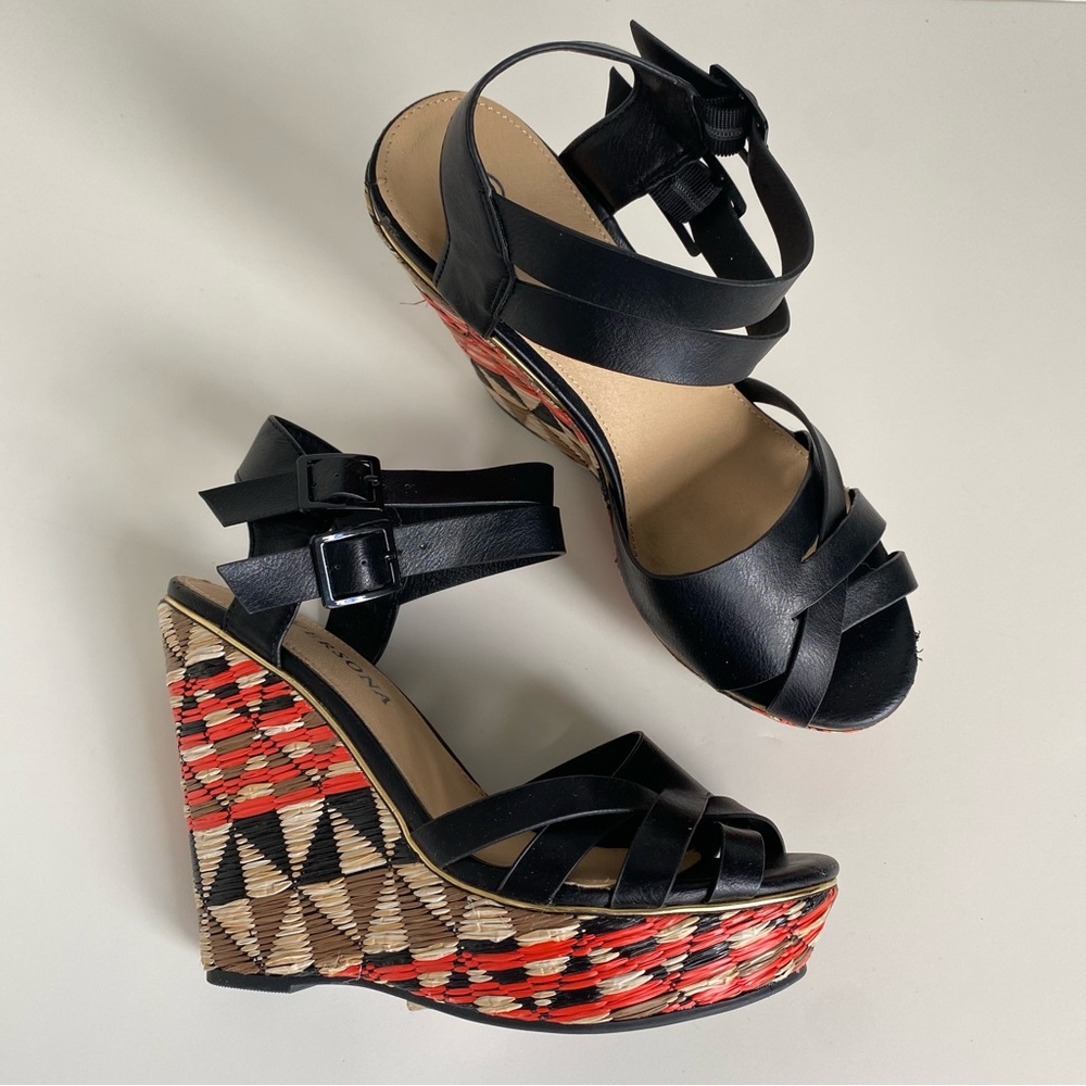 🌻Versona Black Wedge Sandals with Red Pattern